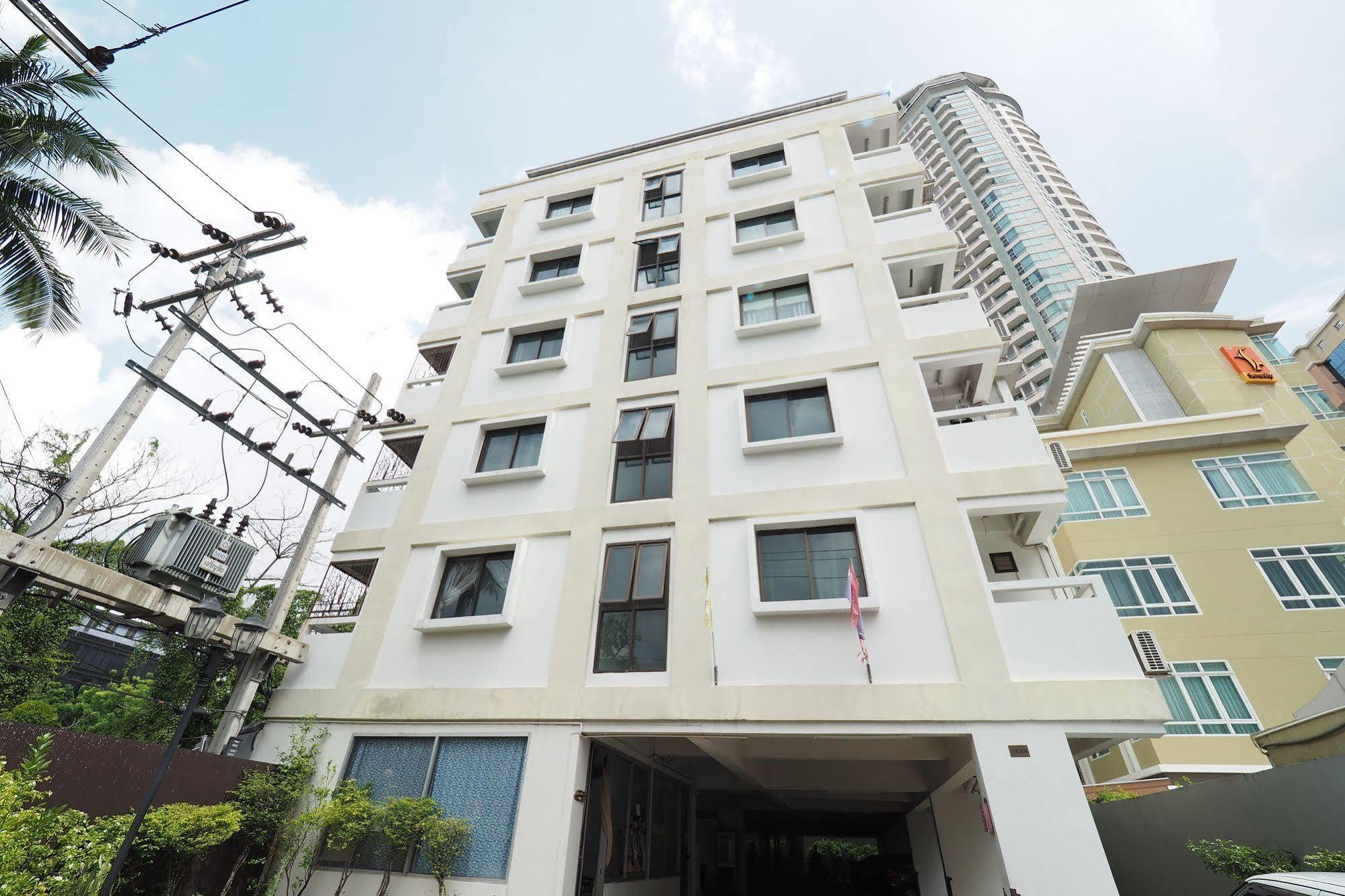 Living Naraa Place Bangkok Buitenkant foto