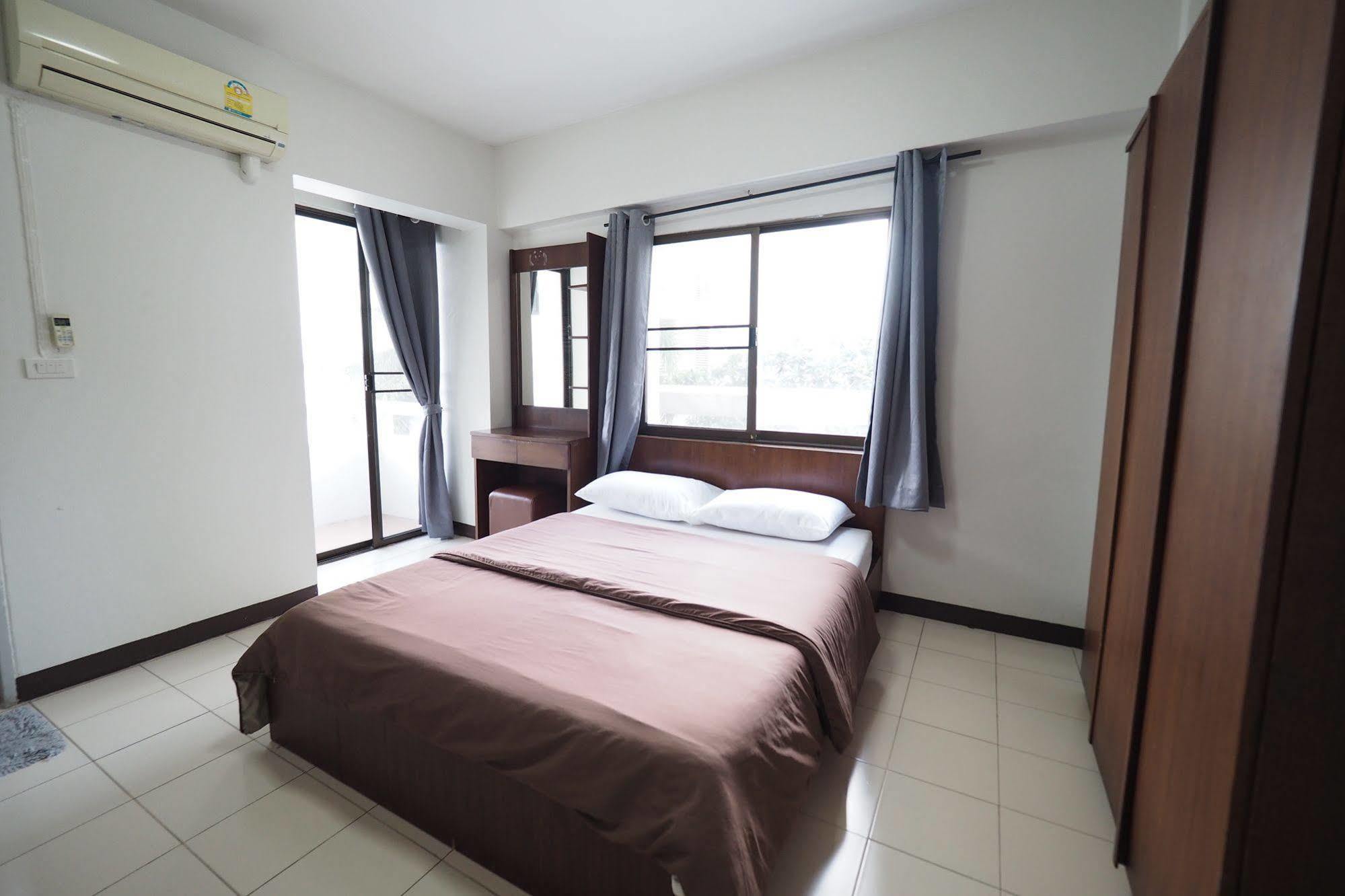 Living Naraa Place Bangkok Buitenkant foto